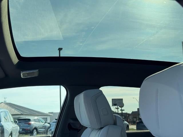 2027 Cadillac OPTIQ Premium Luxury