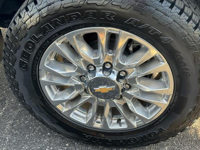 2021 Chevrolet Silverado 2500 HD Crew Cab Standard Box 4-Wheel Drive High Country