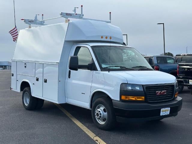 2024 GMC Savana Cutaway 3500 Base