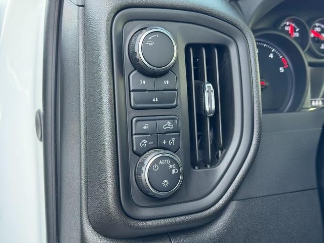 2024 Chevrolet Silverado 2500 HD Crew Cab Standard Box 4-Wheel Drive Custom