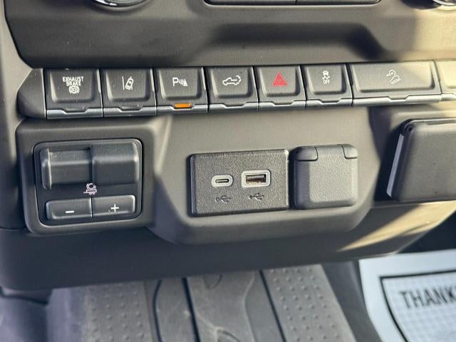 2024 Chevrolet Silverado 2500 HD Crew Cab Standard Box 4-Wheel Drive Custom