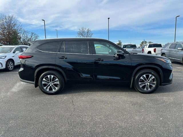 2022 Toyota Highlander XLE AWD (Natl)