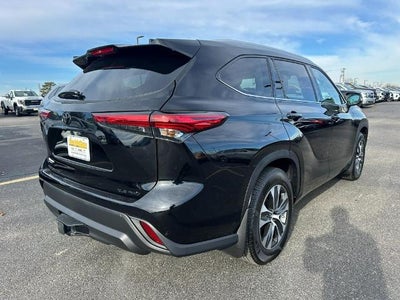 2022 Toyota Highlander XLE AWD (Natl)