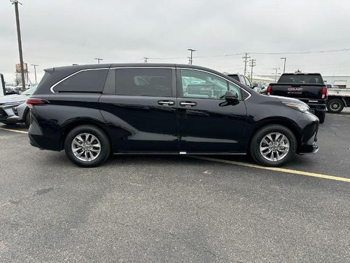 2022 Toyota Sienna XLE FWD 7-Passenger (Natl)