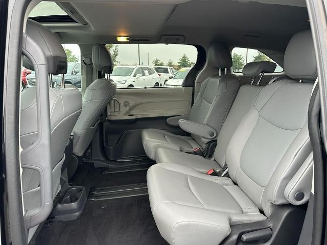 2022 Toyota Sienna XLE FWD 7-Passenger (Natl)