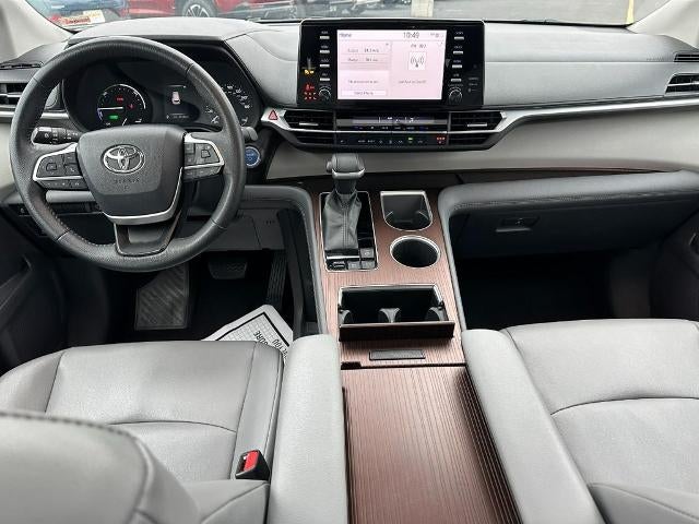 2022 Toyota Sienna XLE FWD 7-Passenger (Natl)