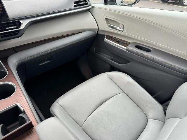 2022 Toyota Sienna XLE FWD 7-Passenger (Natl)