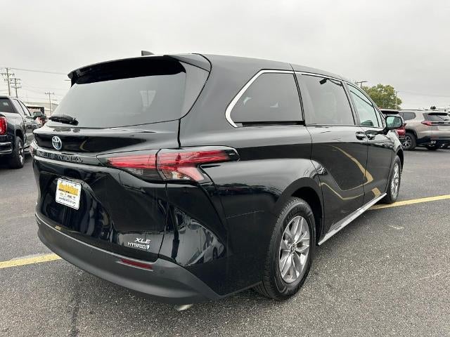 2022 Toyota Sienna XLE FWD 7-Passenger (Natl)