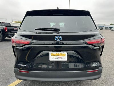 2022 Toyota Sienna XLE FWD 7-Passenger (Natl)
