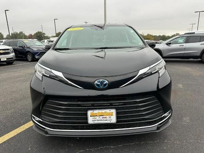 2022 Toyota Sienna XLE FWD 7-Passenger (Natl)