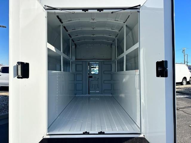 2024 GMC Savana Cutaway 3500 Base