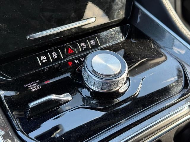 2024 Jeep Wagoneer BASE