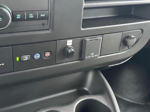 2024 Chevrolet Express Cutaway 3500 1WT