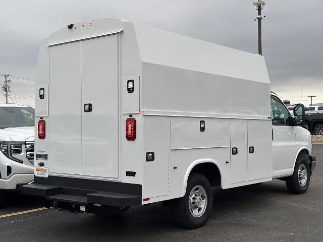 2024 Chevrolet Express Cutaway 3500 1WT