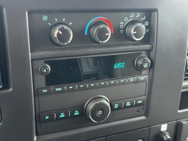 2024 Chevrolet Express Cutaway 3500 1WT