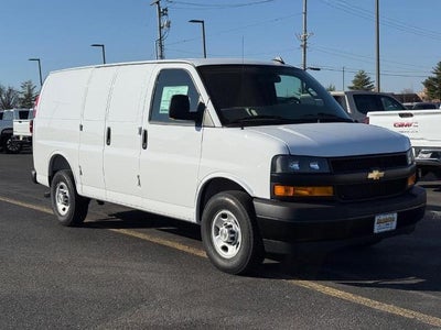 2025 Chevrolet Express Cargo WT