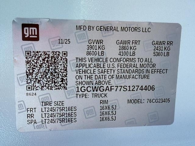 2025 Chevrolet Express Cargo WT