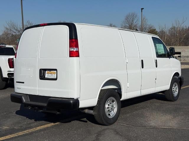 2025 Chevrolet Express Cargo WT